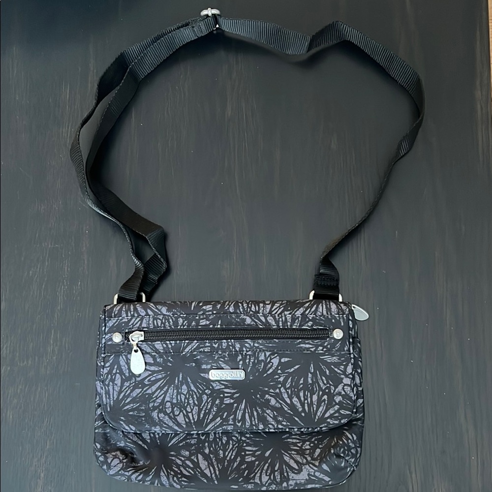 Baggalini Black Patterned Crossbody Bag with Front Zip Pocket